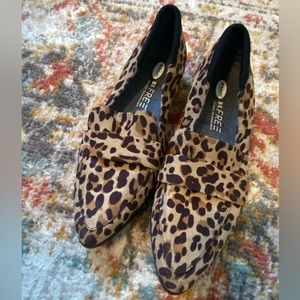 Dr. Scholl’s Leo Leopard print pointy toe loafers